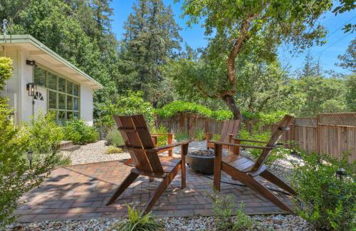 Serene Retreat with Hot Tub - Fire Pit - Deck - Foto 4