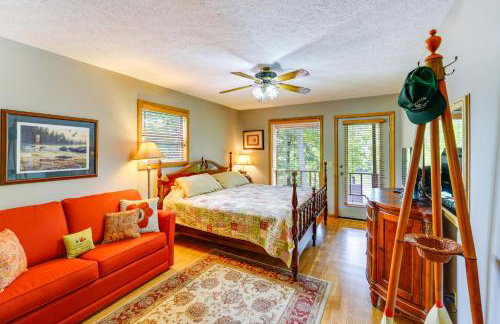 Flippin Home with Fire Pit Walk to White River! - Foto 13