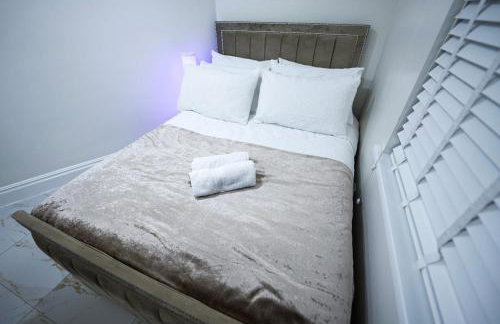 Cozy Charming Bungalow BRAND NEW - Photo 26