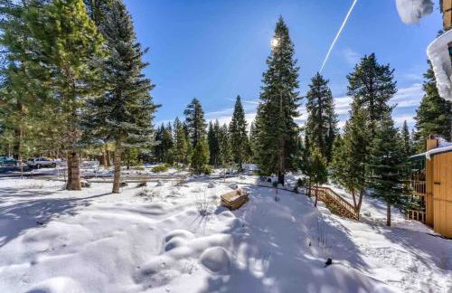 TahoeCozy with Pool Hot Tub and Near Northstar - Foto 44