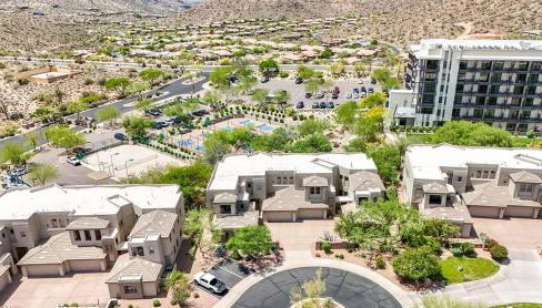 Spacious 3BR Villa w Mountain Views, 2 Patios & Private Garage Near Scottsdale - Foto 2
