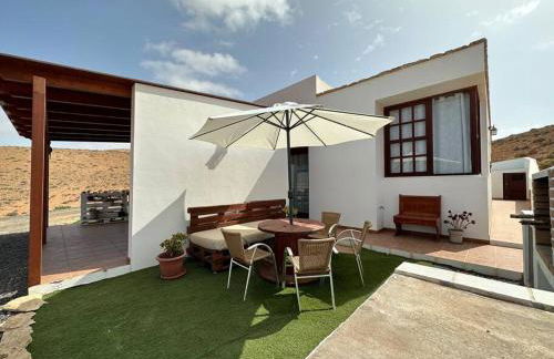 Private villa with pool in the mountains - Photo 7