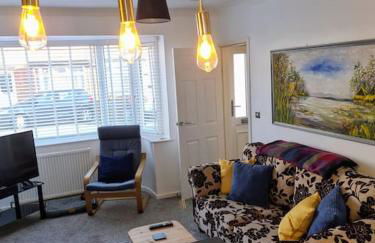 Semi detached quite location - Foto 9