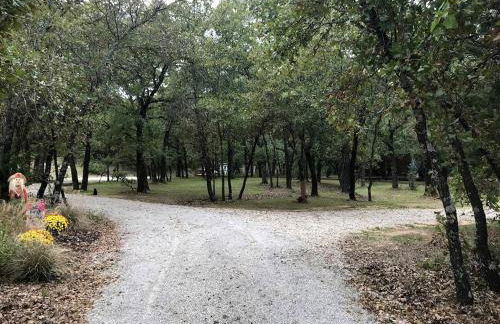 Hidden Treasure Harvest House Forest Getaway 30 Min. West of Fort Worth - Photo 29