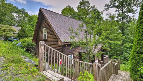 Cozy Boone Cabin with Deck Close to Downtown! - Foto 3