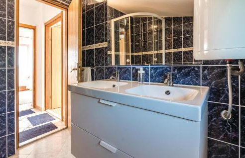 Nice Home In Cista Velika With Wifi - Photo 23