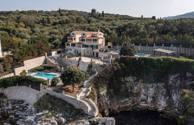 Four-Bedroom Villa Alexandros - Photo 32