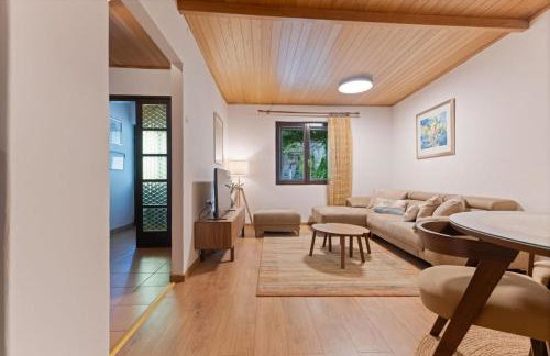 Quiet Villa near Split, Heated Pool, View, Nature - Foto 26