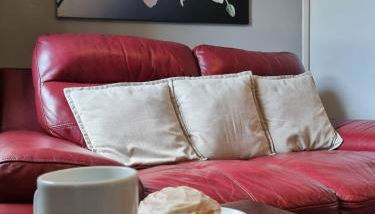 Dog friendly 1 bed cottage with a king sized bed - Photo 4