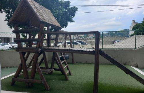 Apartamento, 2 quartos, claro, alto,garagem,piscina todo novinho mobiliado, coração do Fonseca - Foto 16