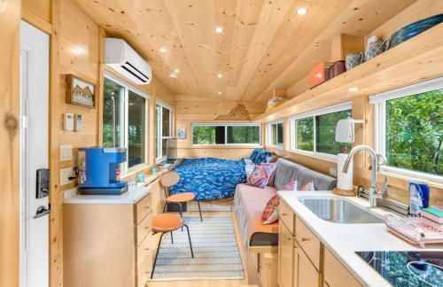 Serene Blue Ridge Mountain Stay in Luxe Tiny Home - Foto 4