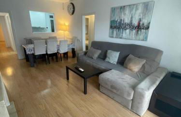 Family-Friendly Home in Central Barcelona 4BDR - Photo 5