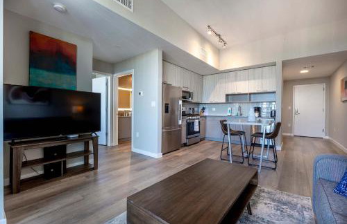 Spacious Harbor Apt with Balcony - Foto 14