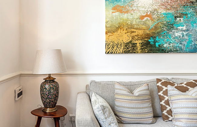 Bright Home Near Little Venice - Photo 25