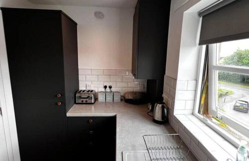 2 Bed Apartment Sleeps 4 -Near Airport -WiFi & Tv - Foto 10