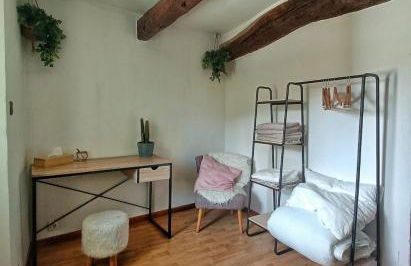 T2 chaleureux au coeur d'un village pittoresque - Photo 8