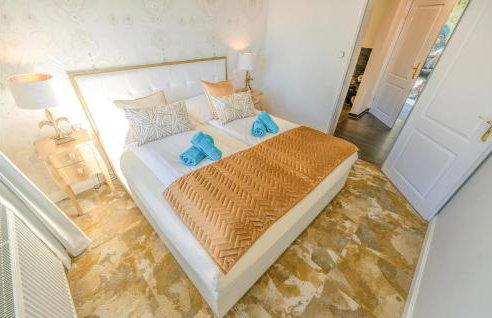 2 Bedroom Cozy Apartment In Mettmann - Foto 8