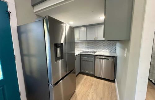 Tiny Private Room #5 in Shared 5BR House with Other Guests - Foto 4