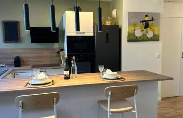 Aux Trompettes Violettes - Foto 13