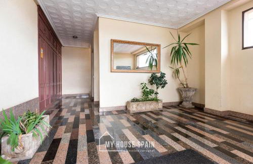 MyHouseSpain - Primera línea de playa con parking - Foto 20