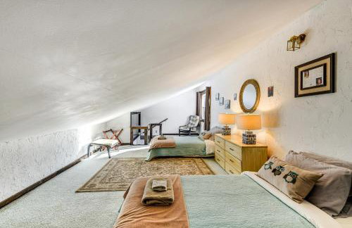 11 Mi to Sugarbush Eclectic Ski House with Hot Tub! - Foto 27