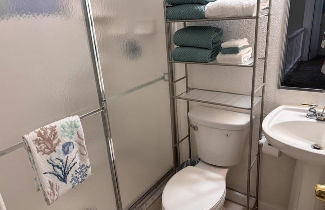 Ocean Front Beach Walking Distance To Flagler 4 Bedroom Home by RedAwning - Foto 18