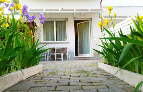 BHH Appartamento Signorini Bologna -wwwbolognaholidayhomecom- Parcheggio Riservato e Giardino - Holiday House Bologna Garden Parking - Foto 12