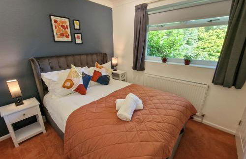 Free Parking Home In Gatley by City SuperHost - Photo 20