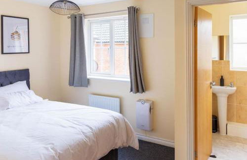 Stylish 3 Bedroom and free parking - Foto 12