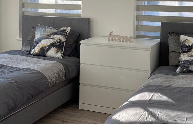 Brand New Luxury Self Contained Flat - Photo 1