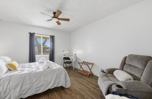 Downtown Mesa Stay Near Arts, hospitals & Campus - Photo 14