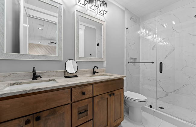 Blue Heron by Avantstay Lakefront Dock Pool Theater Sleeps 22 - Foto 38