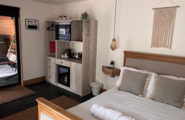 Luxury Courtyard Studio in Llangollen - Photo 24