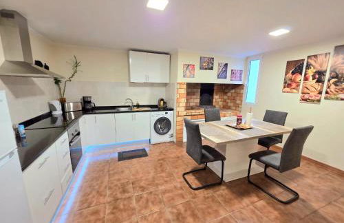 Santana Escape with Terrace Views, Near Levadas and Pico Ruivo - Foto 8