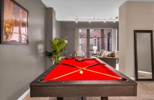 HUGE Luxe Downtown Flat: Pool Table & Parking - Foto 32
