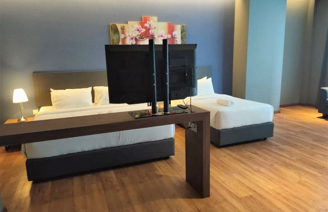 Imperial Suites - Photo 8