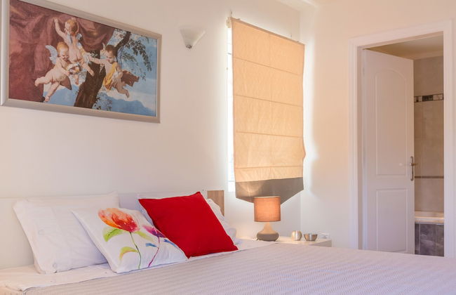 Bright & Spacious two-floor Family Garden Home - Foto 13