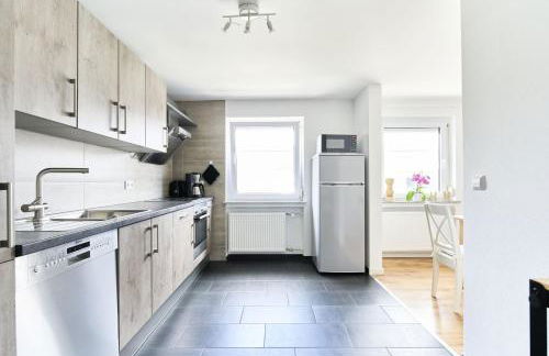 City Apartment Hasenheide - Wohnung mit 3 Schlafzimmern und Balkon mit Landschaftsblick - Foto 8