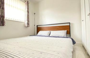 3 Bedroom House with Free Parkings, Close to City Centre and Transportation Links, at Gateshead, Newcastle upon Tyne - Foto 3