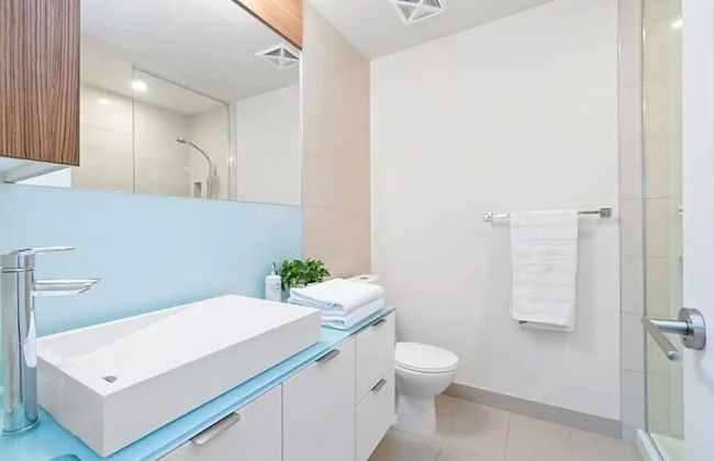 Lanterra Downtown Cn Tower - Photo 79