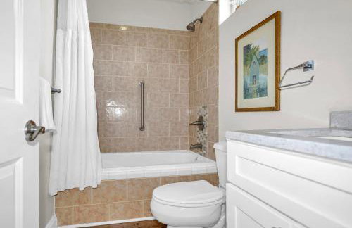 Two Homes, Private Pool, Game Room & Steps to the Beach - Foto 38