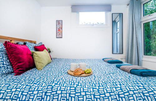 RIVER RETREAT- near Holloway U, Thorpe Park and Heathrow airport - Foto 31