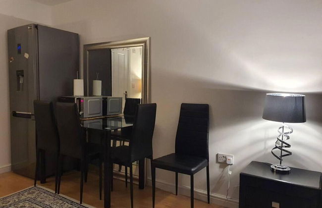 Remarkable 1-bed Studio in Staines - Surrey - Photo 8