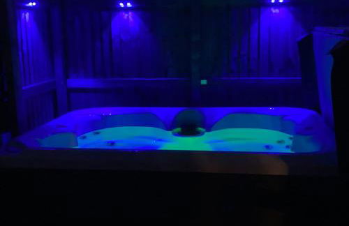 Romantic Country Cottage with Private Hot Tub - Foto 1