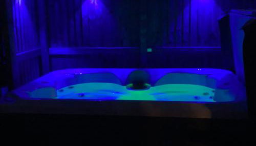 Romantic Country Cottage with Private Hot Tub - Foto 1