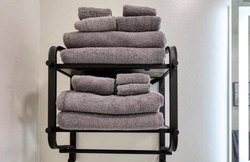 Dreamy & Relaxing Gem With Backyard - 12mins to DT LA - Foto 51