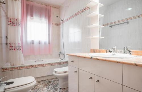 Preciosa casa con un enorme jardín - Foto 21