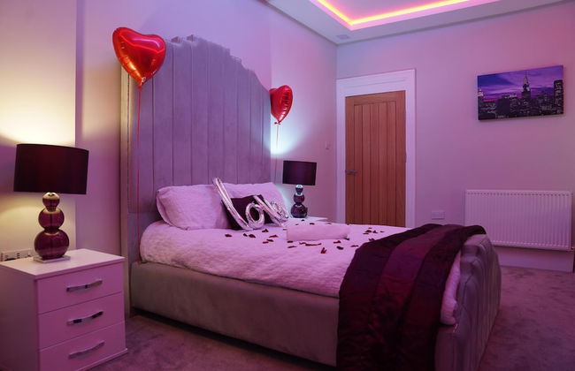 1 Bed Flat - Sleeps 2 - Hot Tub - Parking - Wifi - Foto 1