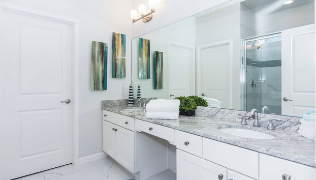 Magical Retreat: Luxurious Home Near Disney World - Photo 3