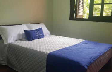 CASA COMPLETA, CENTRO, 4 Qtos, Wi-Fi, 130m quadrados, 4 Camas Casal, Churrasqueira e Apetrechos, Vasto Quintal e Varanda nos Fundos, 2 Banheiros, 9 Pessoas, Área Frontal, Garagem Coberta, Estacionamento Interno 2 Carros, Fogão a Lenha - Foto 20